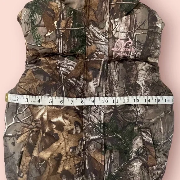 Realtree Vest - Picture 5 of 9